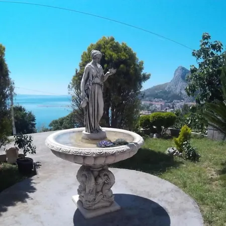 Adriatic Panorama View 오미스